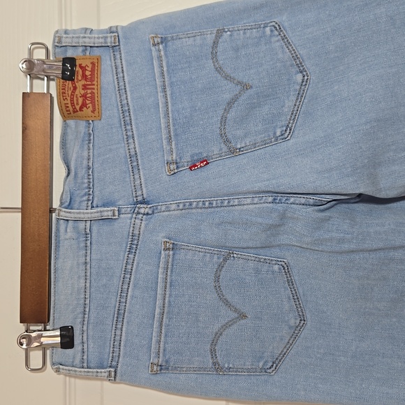 Leviās 724 High-Rise Straight Crop Jeans Light Wash Distressed Size 27 - Picture 12 of 17